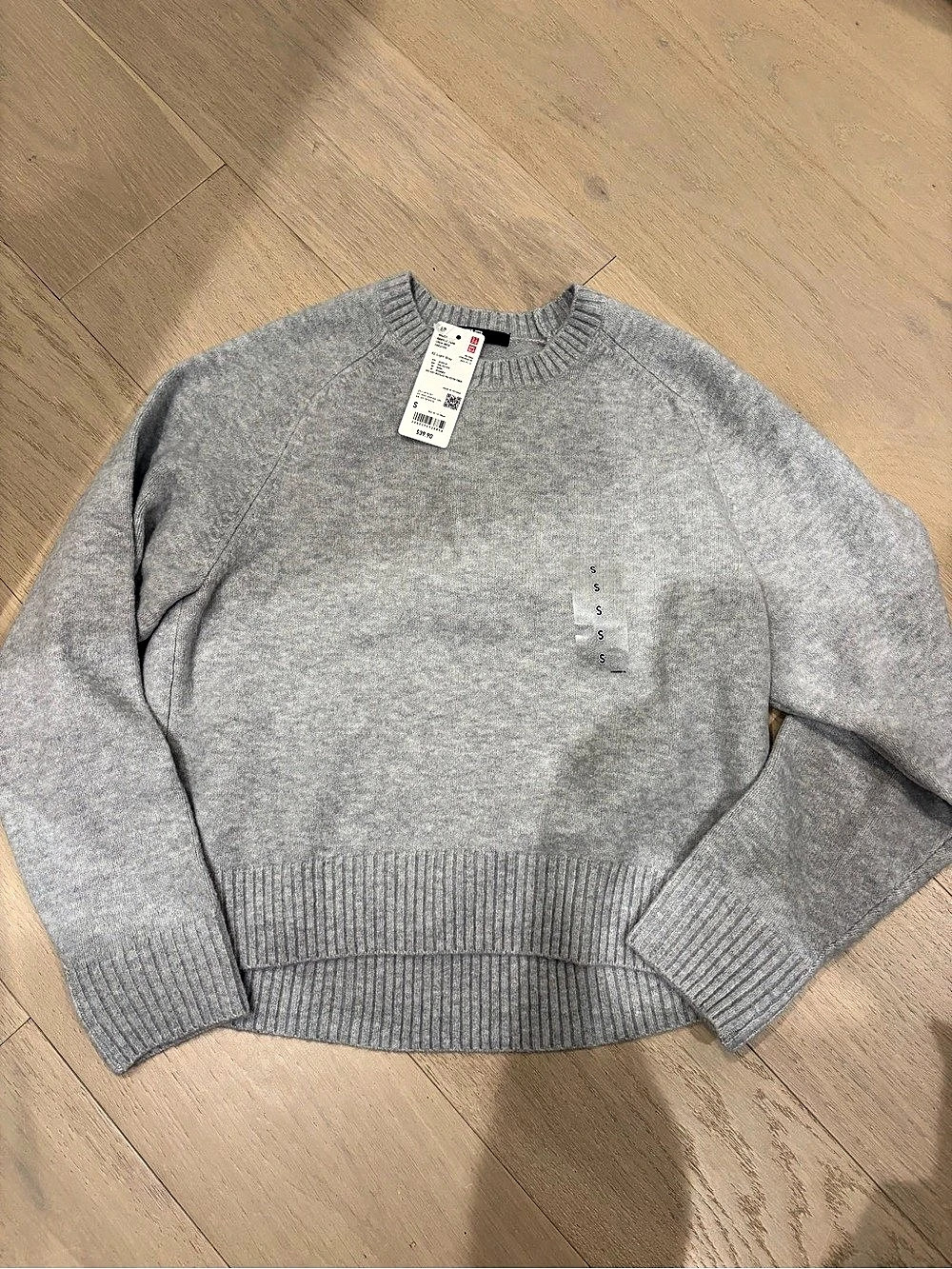 UNIQLO Souffle Yarn Crew Neck Sweater Gray Small